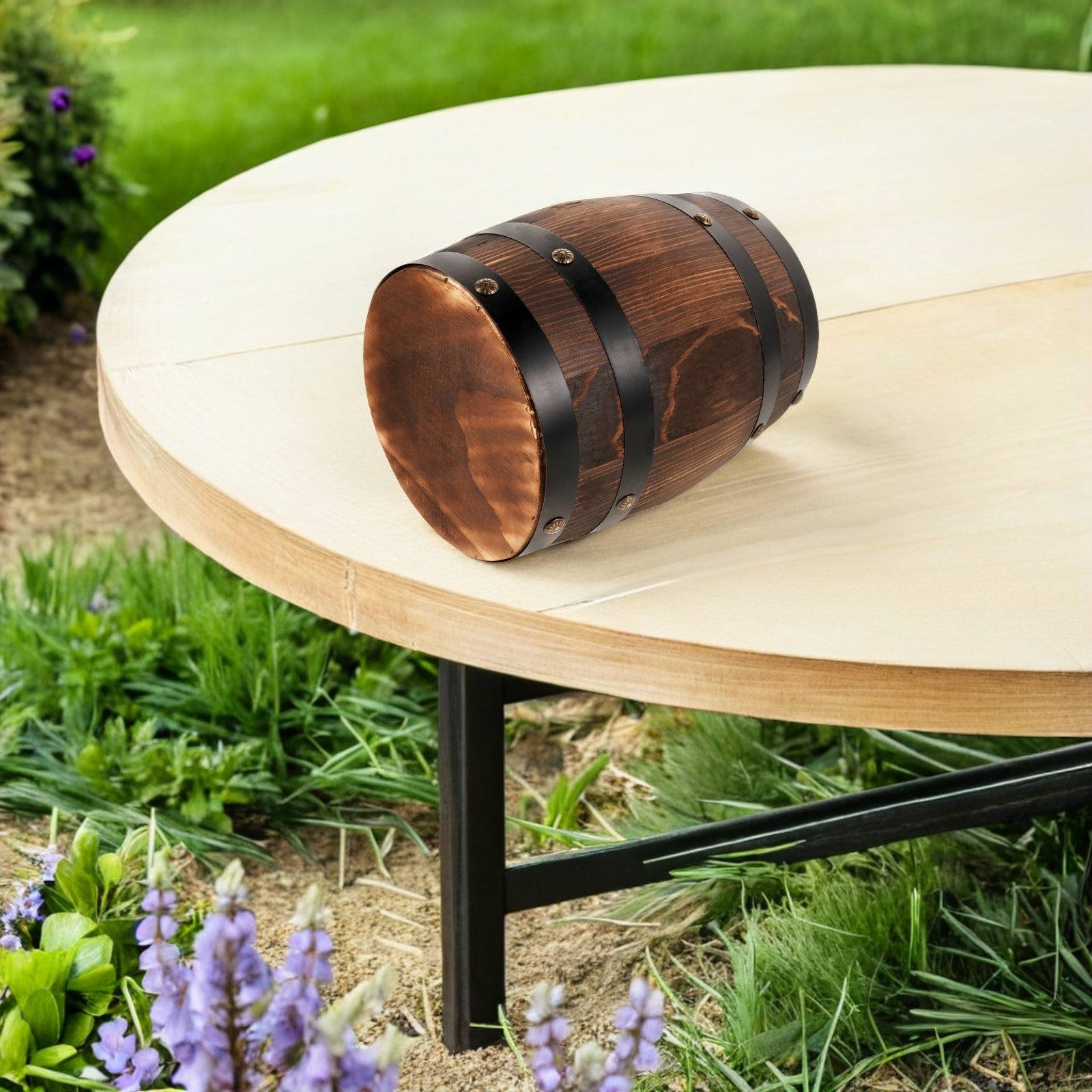 Outdoor Lighting Vintage - Houten buitenkruk van een whiskeyvat, vintage,